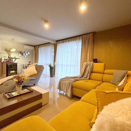 Thea Apartment Timisoara Bagian luar foto